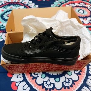 BRAND NEW.. Old Skool Vans, 5.5M/7W, Black